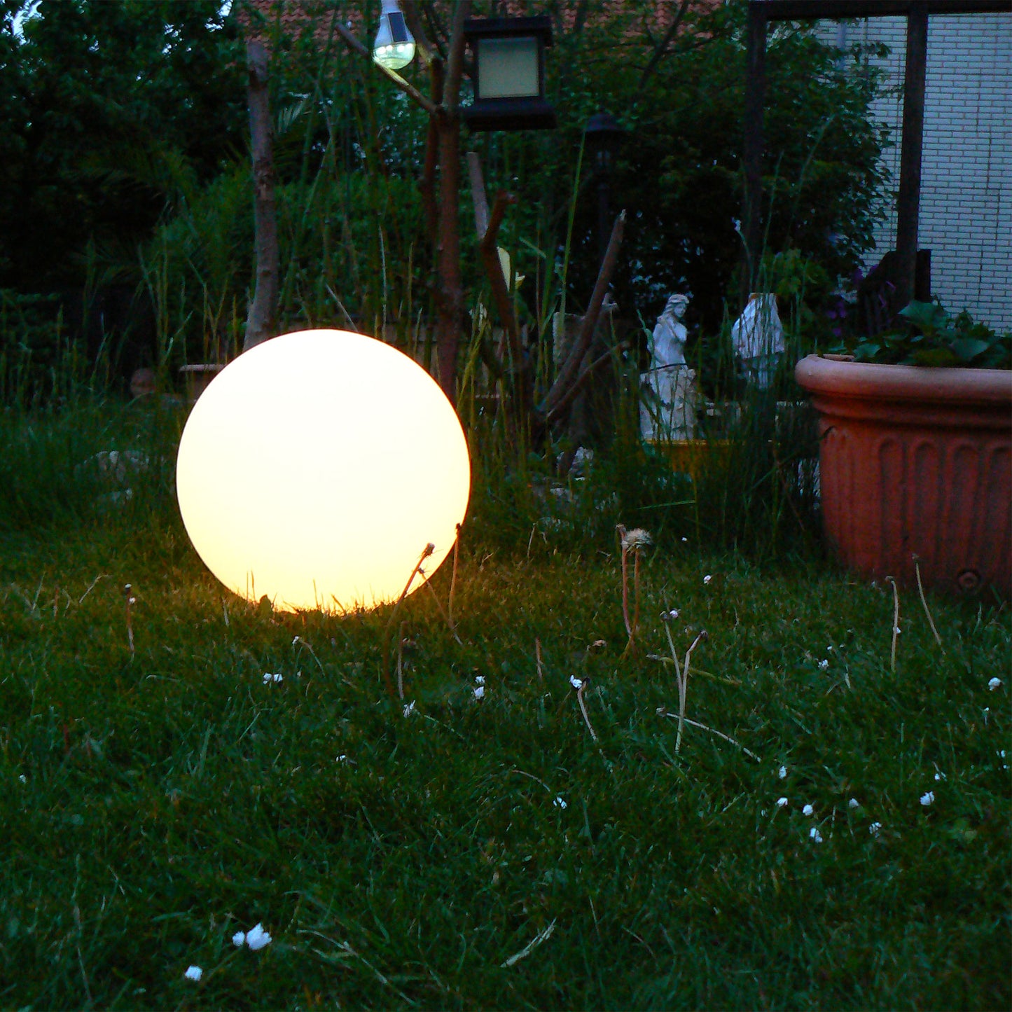 LED Solar Kugel-Leuchte 30cm warmweiss